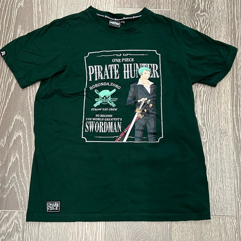 One Piece Roronoa Zoro Pirate Hunter Graphic Tee - Size M